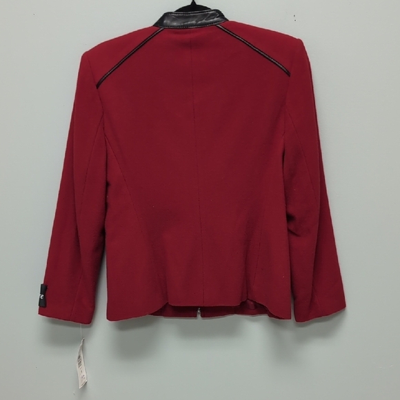 NWT Nygard Red and Black Cashmere Blend Tailored Jacket. Size 6 Petite. - Picture 7 of 8